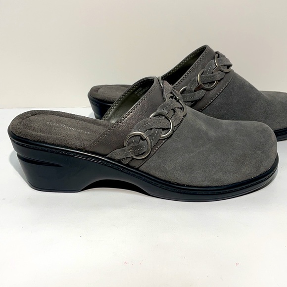 G.H. Bass & Co. Gray Suede Leather Clog Mules in Like New Condition! - Picture 2 of 11